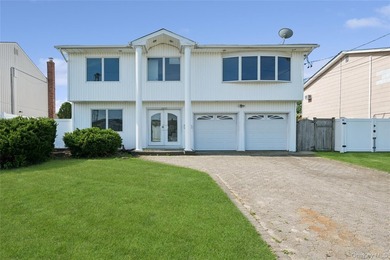 Explore this newly refreshed Hi-Ranch with beautiful waterfront - photo 2