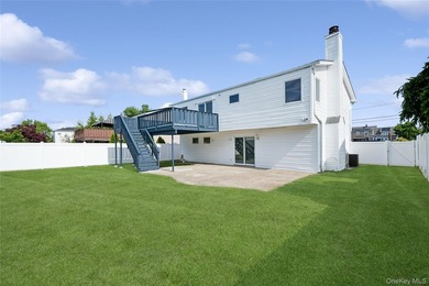 Explore this newly refreshed Hi-Ranch with beautiful waterfront - photo 3