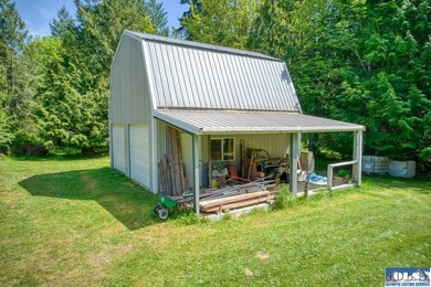 This 5+ acre private estate consists of a 3 bed 2 bath single - photo 46