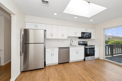 Explore this newly refreshed Hi-Ranch with beautiful waterfront - photo 8
