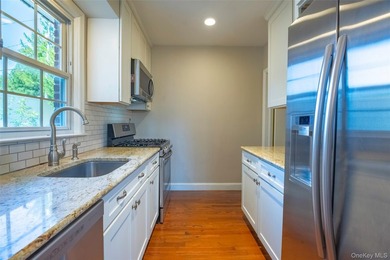 Charming and beautifully maintained 2-bedroom, 2-bathroom - photo 6