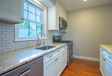 Charming and beautifully maintained 2-bedroom, 2-bathroom - photo 7