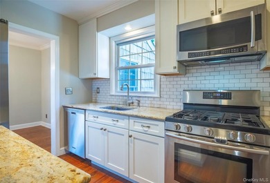 Charming and beautifully maintained 2-bedroom, 2-bathroom - photo 8