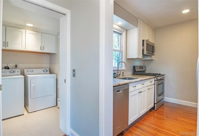Charming and beautifully maintained 2-bedroom, 2-bathroom - photo 10