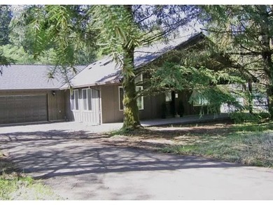 This inviting 3-bedroom, 2-bath home features an open-concept - photo 1