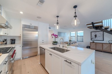 Step into the ultimate Corona del Mar lifestyle at 603 Acacia, a - photo 7