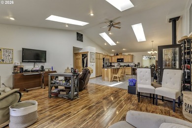 This inviting 3-bedroom, 2-bath home features an open-concept - photo 7