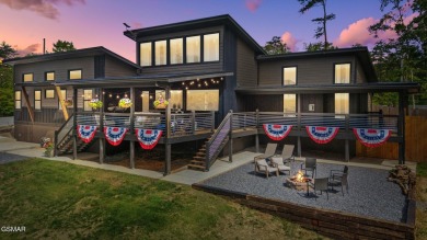 Lake Home For Sale in Sevierville, Tennessee