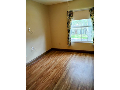 Perfect for the college student or small family. Move in ready! - photo 7