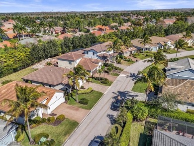 LOCATION***LOCATION***LOCATION CYPRESS WALK is a desirable gated - photo 4