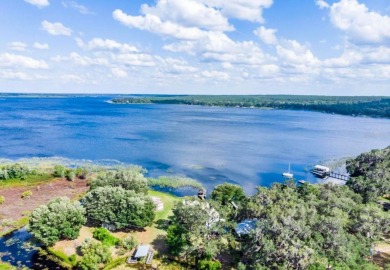 Lake Home For Sale in Fort Mccoy, Florida