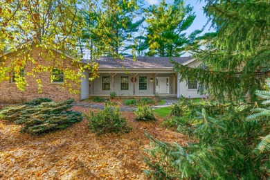 (private lake, pond, creek) Home Active Under Con in White Heath Illinois