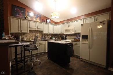 Welcome to 3910 Gray Pond Court! This well-maintained 2-bedroom - photo 4