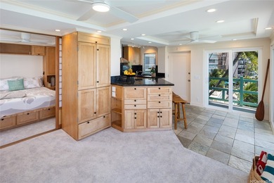 Wake up to panoramic ocean views from Diamond Head buoy to - photo 9
