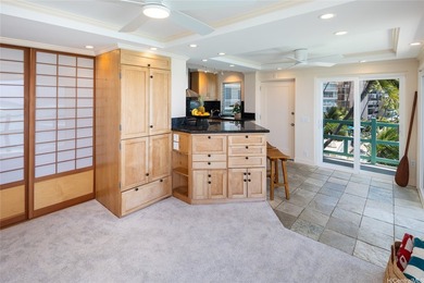Wake up to panoramic ocean views from Diamond Head buoy to - photo 10