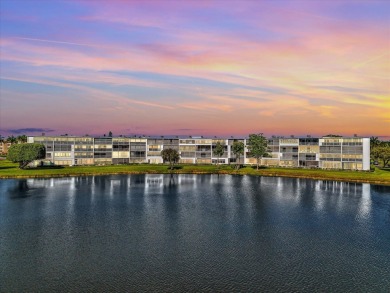 Lake Condo For Sale in Boca Raton, Florida