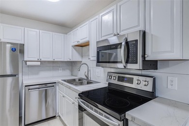 BEST VALUE WATERFRONT CONDO ON LAKE MAGDALENE!

Imagine waking - photo 3