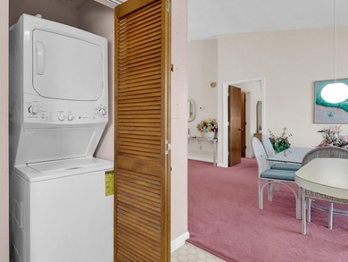 Queens Court Cottage #5 presents a unique and rare opportunity - photo 11