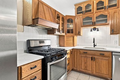 Welcome home to this beautifully maintained 3-bedroom, 2-bath - photo 13