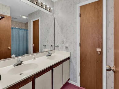 Queens Court Cottage #5 presents a unique and rare opportunity - photo 16