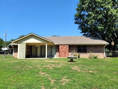 LONGTOWN ESTATES HOME WITH ACCESS TO THE WATER! Come home to - photo 10