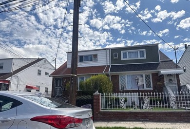 This Duplex Style Home Features 4 Bedrooms, 2 Full Baths, Eat In - photo 1