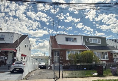 This Duplex Style Home Features 4 Bedrooms, 2 Full Baths, Eat In - photo 2