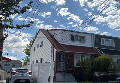 This Duplex Style Home Features 4 Bedrooms, 2 Full Baths, Eat In - photo 3