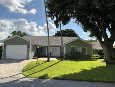 Lake Home For Sale in Boynton Beach, Florida