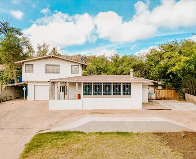 Charming cabin-style 3-bedroom, 2 bath home with a 1-car garage - photo 1