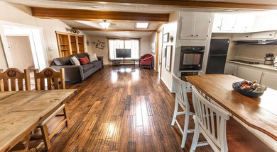 Charming cabin-style 3-bedroom, 2 bath home with a 1-car garage - photo 3