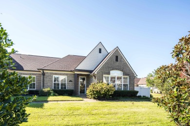 (private lake, pond, creek) Condo For Sale in Collierville Tennessee