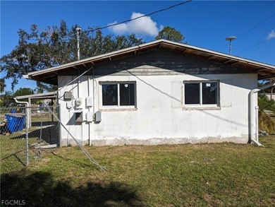 ***CASH ONLY*** Handyman Special, Home is being offered AS-IS - photo 5