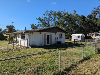 ***CASH ONLY*** Handyman Special, Home is being offered AS-IS - photo 6