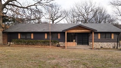 Lake Hudson Home For Sale in Locust Grove Oklahoma