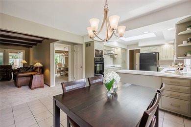 LOCATION, LIFESTYLE & LUXURY - ALL IN ONE! Nestled in a quiet - photo 13