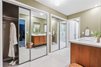 LOCATION, LIFESTYLE & LUXURY - ALL IN ONE! Nestled in a quiet - photo 15