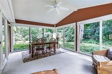 LOCATION, LIFESTYLE & LUXURY - ALL IN ONE! Nestled in a quiet - photo 23