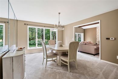 LOCATION, LIFESTYLE & LUXURY - ALL IN ONE! Nestled in a quiet - photo 24