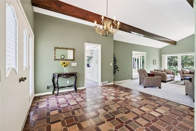 LOCATION, LIFESTYLE & LUXURY - ALL IN ONE! Nestled in a quiet - photo 26
