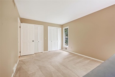 LOCATION, LIFESTYLE & LUXURY - ALL IN ONE! Nestled in a quiet - photo 33