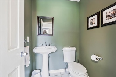 LOCATION, LIFESTYLE & LUXURY - ALL IN ONE! Nestled in a quiet - photo 35