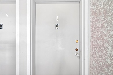 Here is your chance to own a well maintained 1 bedroom apartment - photo 6
