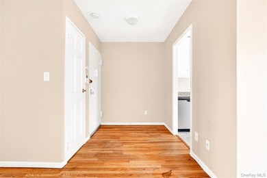 Here is your chance to own a well maintained 1 bedroom apartment - photo 9