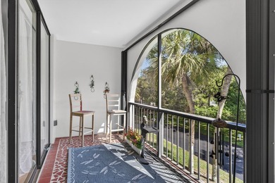 Lives like a house! 3BR/3BA 2400sqft condominium. Glass sliders - photo 1