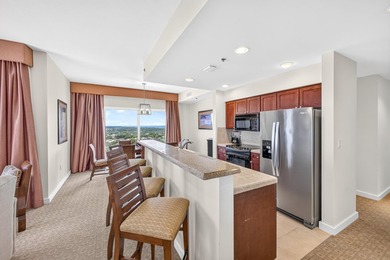Perched on the 19th-floor penthouse level, this exceptional Luau - photo 3