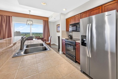 Perched on the 19th-floor penthouse level, this exceptional Luau - photo 6