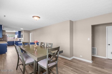 Rare opportunity to own a spacious home on an oversized corner - photo 11