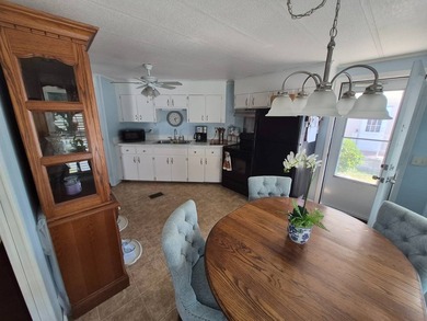 Welcome to La Plaza Mobile Home Park - A 55+ Florida Community - photo 4