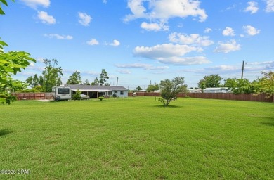 Rare opportunity to own a spacious home on an oversized corner - photo 21